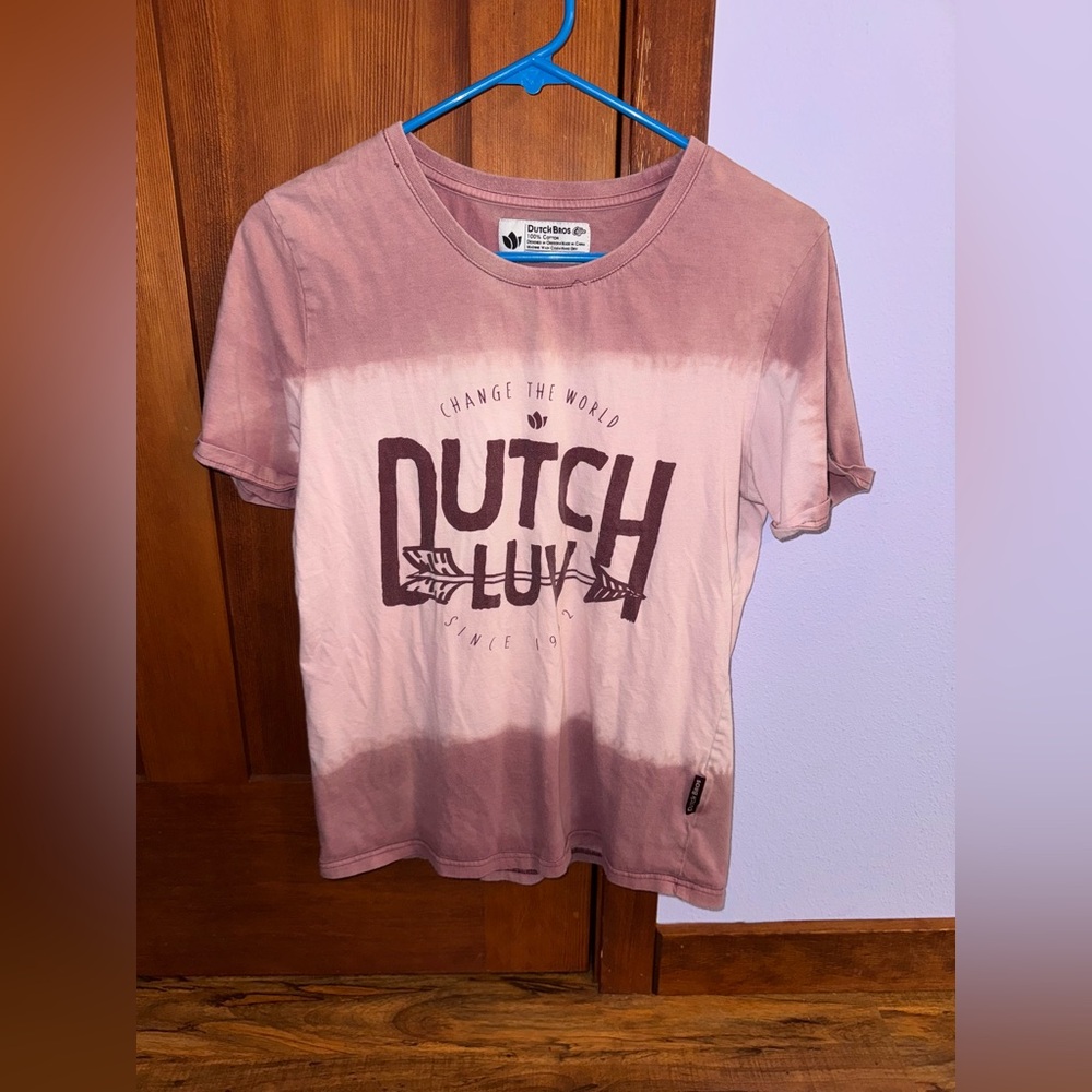 Medium Women’s Dutch Bros Dutch Luv Shirt